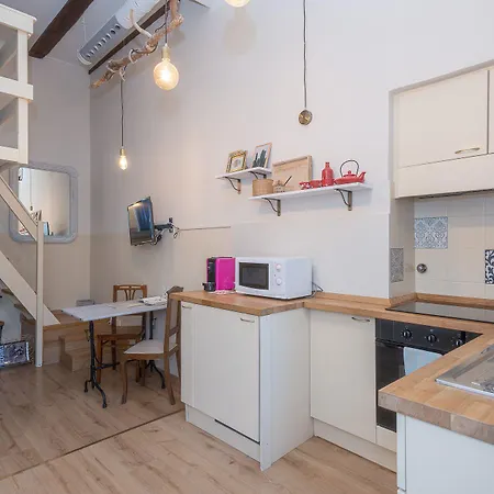 33 By Solutions Apartman