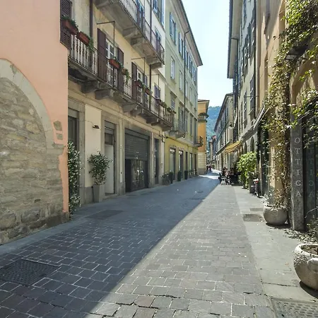 33 By Solutions * Como